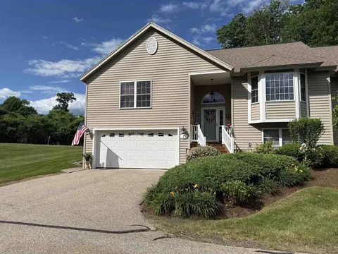 7 Maplevale Rd, East Kingston, NH 03827