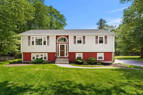9 Quaker St, Newton, NH 03858