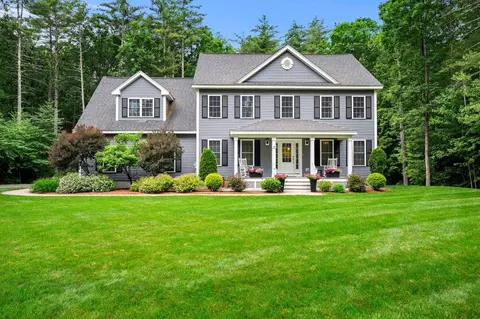 30 Pierce Ln, Hollis, NH 03049