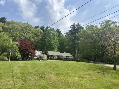 Exterior - 439 Exeter Rd, Hampton, NH 03842 photo 9 of 10