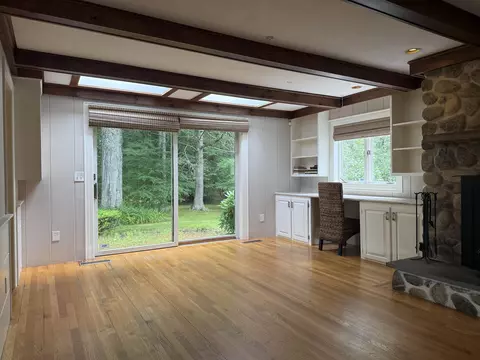 Living - 439 Exeter Rd, Hampton, NH 03842 photo 4 of 6