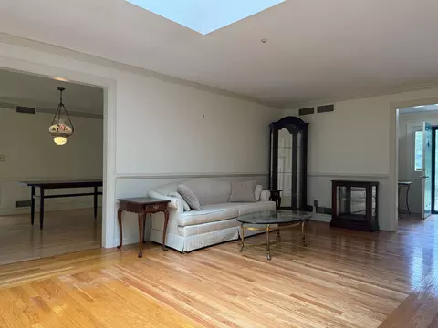 Living - 439 Exeter Rd, Hampton, NH 03842 photo 2 of 6