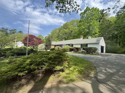 Exterior - 439 Exeter Rd, Hampton, NH 03842 photo 2 of 10