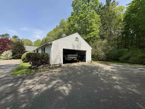 Exterior - 439 Exeter Rd, Hampton, NH 03842 photo 10 of 10