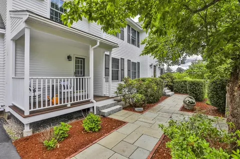 66 Merrimack Rd # A, Amherst, NH 03031