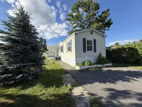 8 S Emperor Dr, Concord, NH 03303
