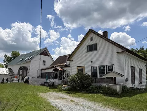 158 Railroad St, Groton, VT 05046
