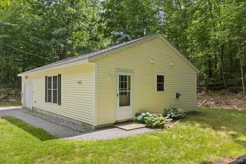 7 Lew Alice Dr, Boscawen, NH 03303