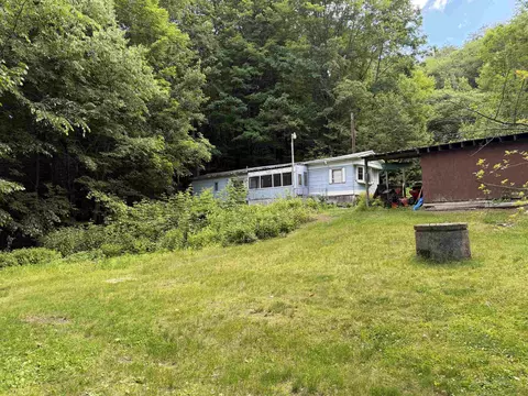 66 Oak Ridge Park # D, Haverhill, NH 03774