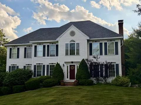 12 Longmeadow Rd, Windham, NH 03087
