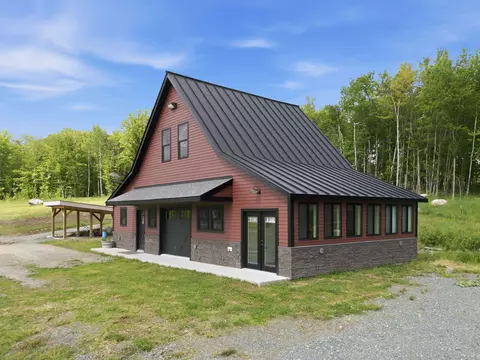 2717 Oregon Rd, Lunenburg, VT 05906