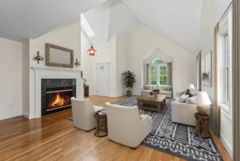 Living - 4 Hampton Mdws, Hampton, NH 03842 photo 4 of 9