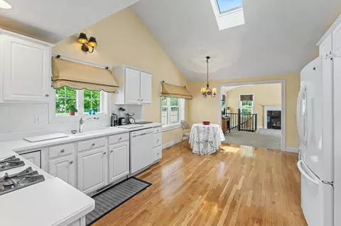 Kitchen - 4 Hampton Mdws, Hampton, NH 03842 photo 4 of 4