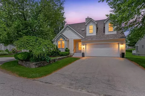 4 Hampton Mdws, Hampton, NH 03842