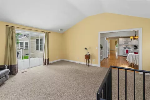 Living - 4 Hampton Mdws, Hampton, NH 03842 photo 6 of 9