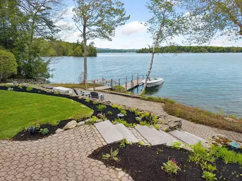122 Pipers Pt, Alton, NH 03809