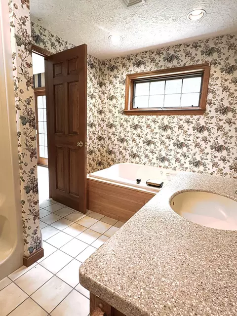 Bath - 58 Joanne Dr, Hooksett, NH 03106 photo 5 of 8