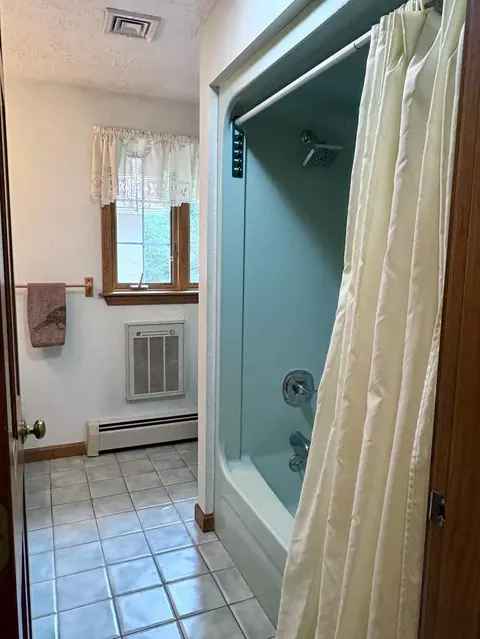 Bath - 58 Joanne Dr, Hooksett, NH 03106 photo 6 of 8