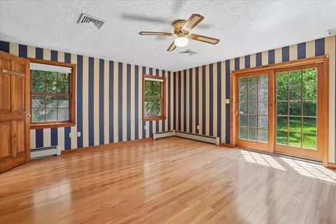 Bedroom - 58 Joanne Dr, Hooksett, NH 03106 photo 3 of 8