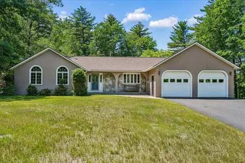 58 Joanne Dr, Hooksett, NH 03106