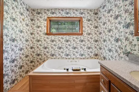 Bath - 58 Joanne Dr, Hooksett, NH 03106 photo 4 of 8