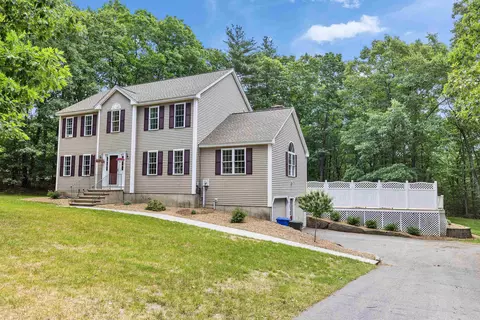 64 Seasons Ln, Londonderry, NH 03053