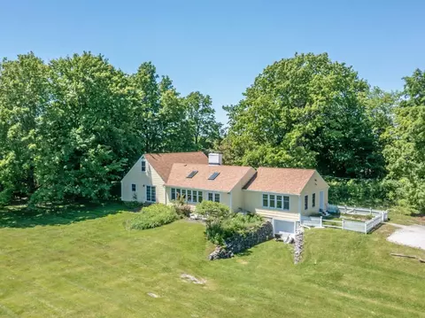 94 Butternut Ln, Shelburne, VT 05482