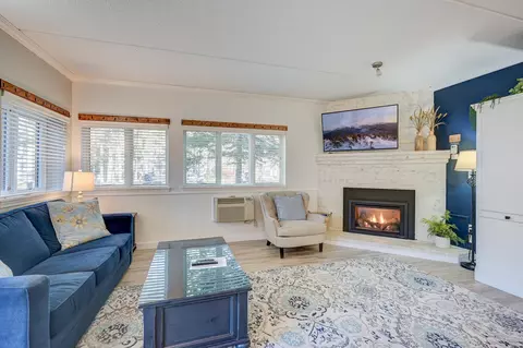 Living - 8 River Run Dr # J, Bartlett, NH 03812 photo 1 of 5