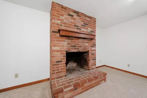 Living - 13 Hampton Towne Ests, Hampton, NH 03842 photo 4 of 5