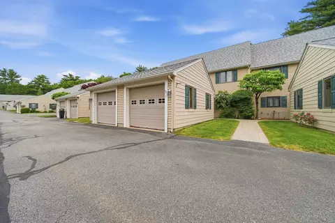 13 Hampton Towne Ests, Hampton, NH 03842