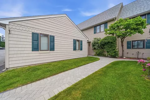 Exterior - 13 Hampton Towne Ests, Hampton, NH 03842 photo 1 of 10