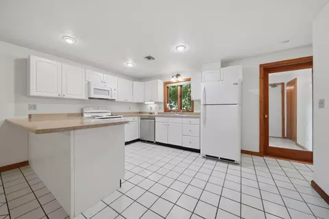 Kitchen - 13 Hampton Towne Ests, Hampton, NH 03842 photo 2 of 5