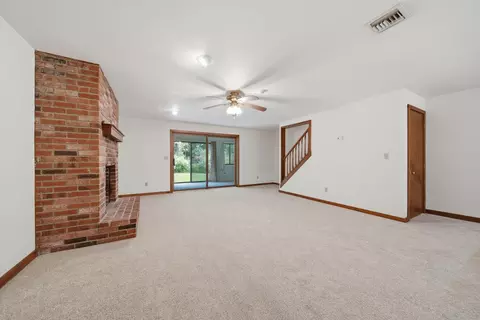 Living - 13 Hampton Towne Ests, Hampton, NH 03842 photo 3 of 5