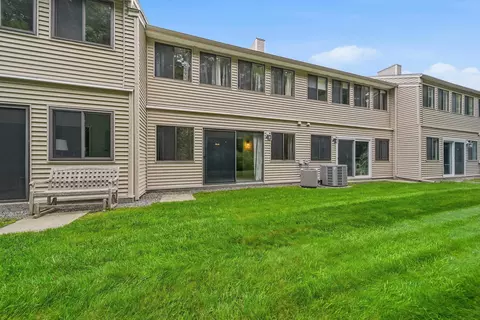 Exterior - 13 Hampton Towne Ests, Hampton, NH 03842 photo 8 of 10