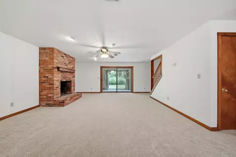 Living - 13 Hampton Towne Ests, Hampton, NH 03842 photo 1 of 5