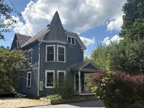 11 Maple St, Woodstock, VT 05091