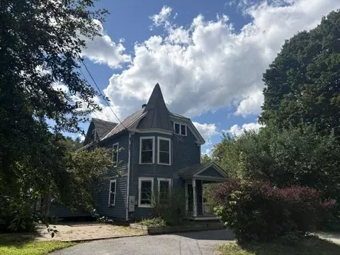 11 Maple St, Woodstock, VT 05091
