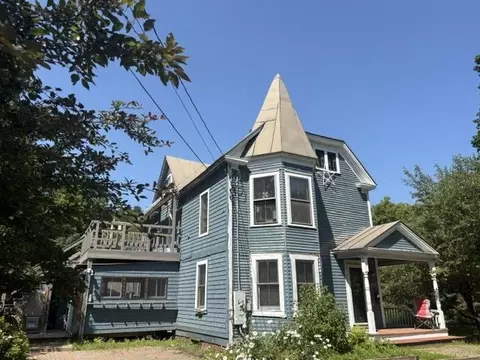 11 Maple St, Woodstock, VT 05091