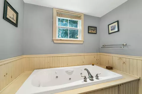 Bath - 108 Center St, Wolfeboro, NH 03894 photo 4 of 4