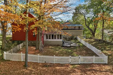 Exterior - 108 Center St, Wolfeboro, NH 03894 photo 11 of 18