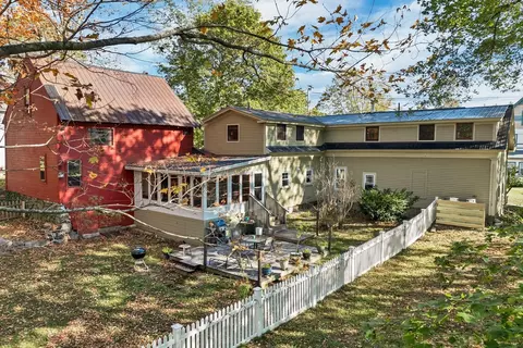 Exterior - 108 Center St, Wolfeboro, NH 03894 photo 5 of 18
