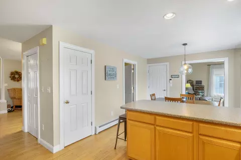 Entry Way - 18 Morrison Ln, Dover, NH 03820 photo 3 of 4