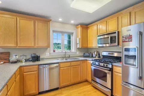 Kitchen - 18 Morrison Ln, Dover, NH 03820 photo 4 of 5