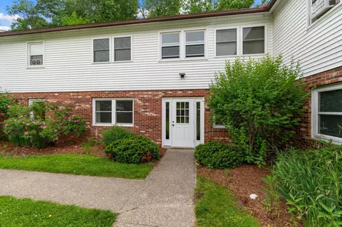 314 Sherwood Sq, Essex Junction, VT 05452