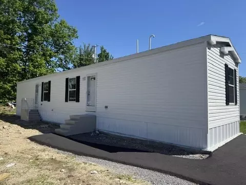 13 Noble Pl, Londonderry, NH 03053