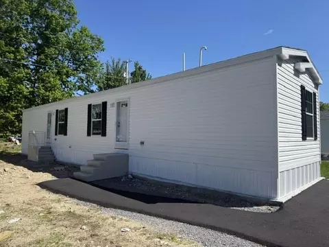 13 Noble Pl, Londonderry, NH 03053
