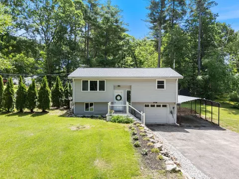 8 Diana Rd, Derry, NH 03038