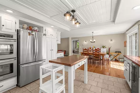Kitchen - 61 Sofia Way, Nottingham, NH 03290 photo 4 of 4
