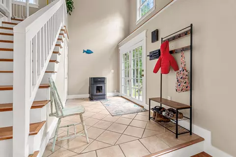 Entry Way - 61 Sofia Way, Nottingham, NH 03290 photo 2 of 5