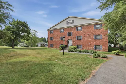 1 Bristol Ct #211, Derry, NH 03038